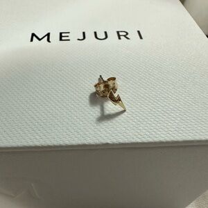 Mejuri 14k gold lightning bolt stud